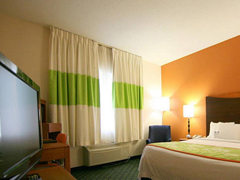 Fairfield Inn & Suites Kansas City Airport Exterior foto