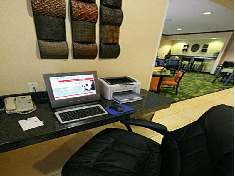 Fairfield Inn & Suites Kansas City Airport Exterior foto