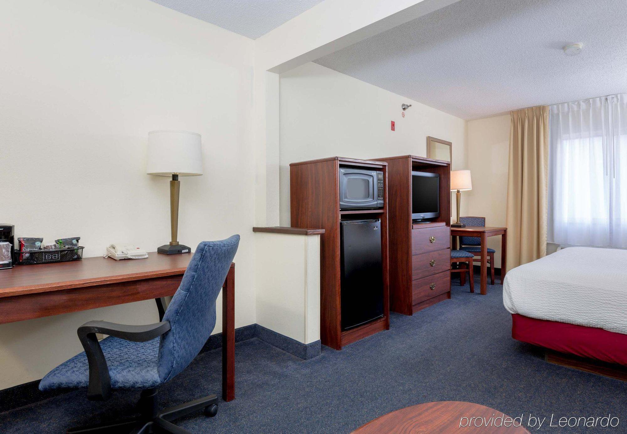 Fairfield Inn & Suites Kansas City Airport Exterior foto