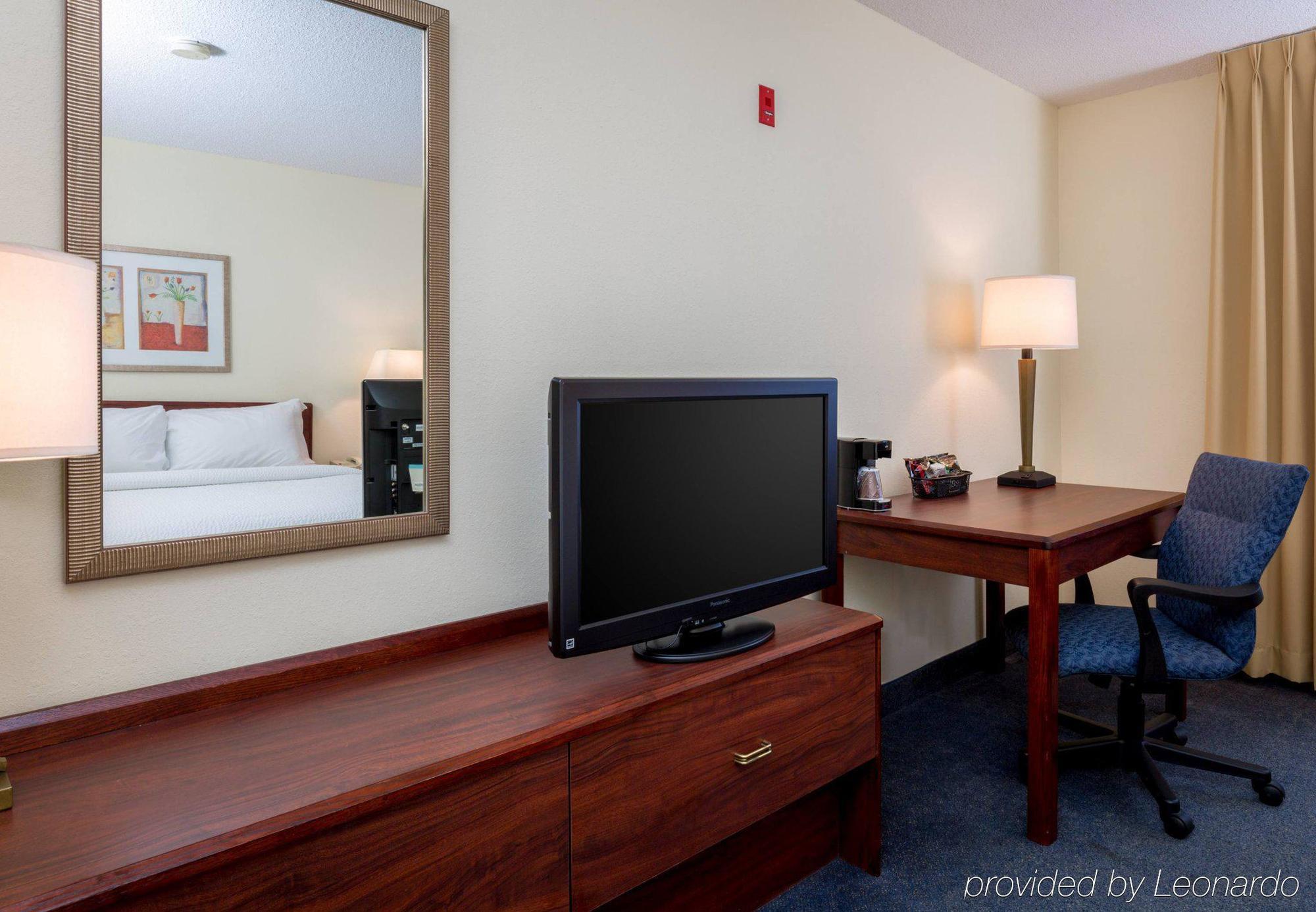 Fairfield Inn & Suites Kansas City Airport Exterior foto